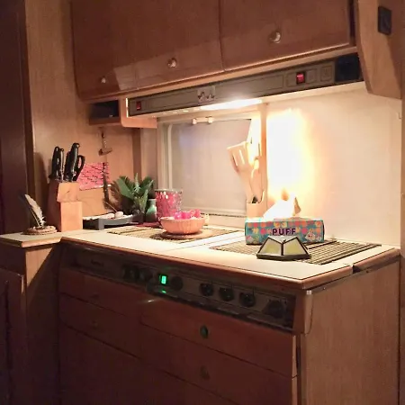 Caravan On The Beach, Pet Friendly Hotel *