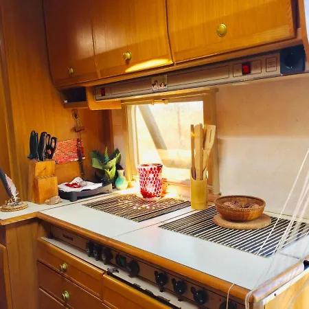 Caravan On The Beach, Pet Friendly *